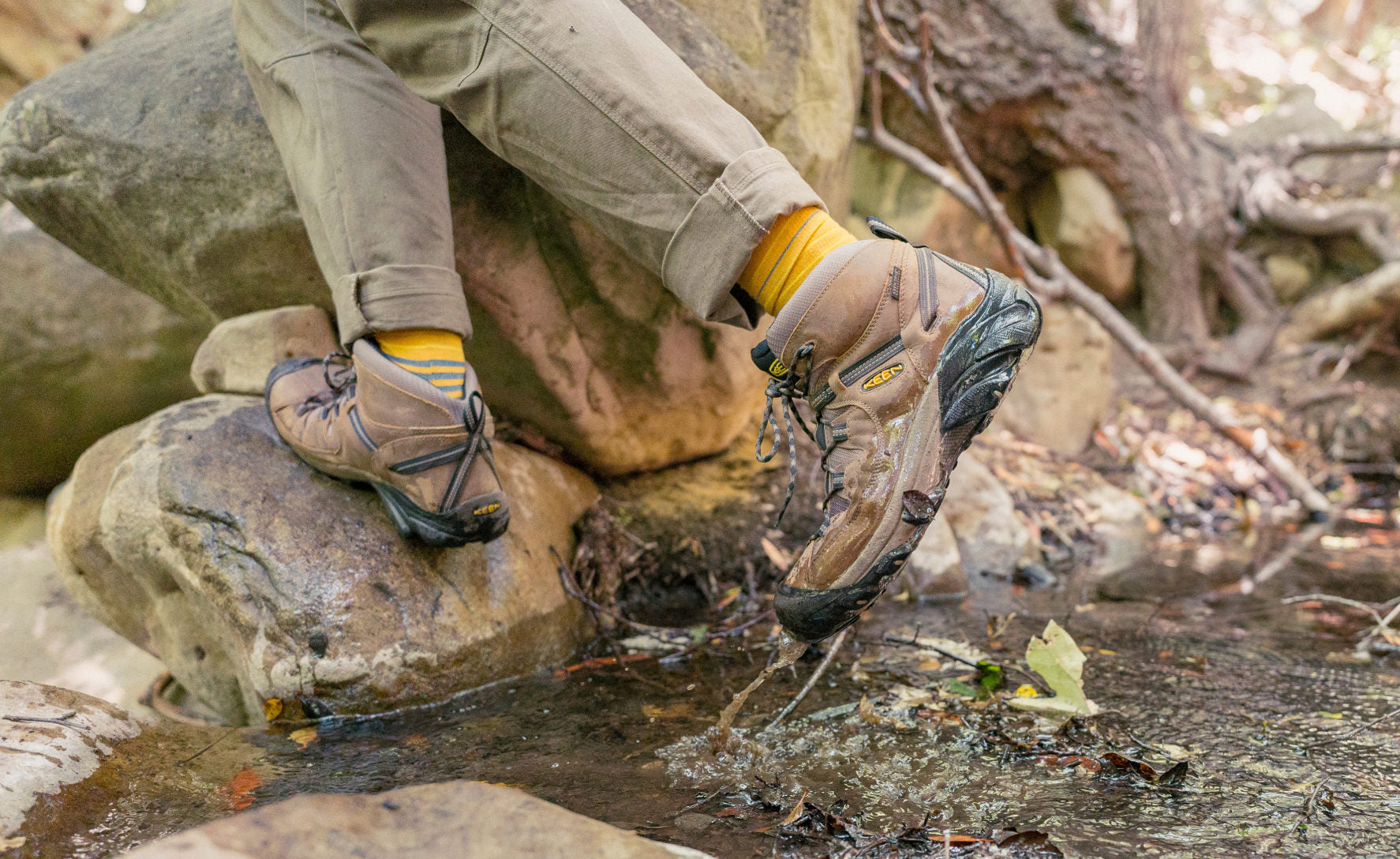 Men's Targhee II Mid Waterproof Hiking Boots | Shitake/Brindle - Image 5